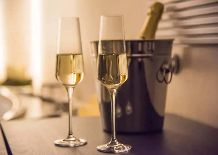 Piazza Di Spagna 9 4*