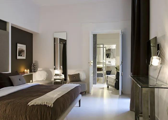 Piazza Di Spagna 9 4*