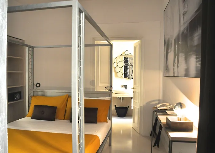 Piazza Di Spagna 9 Rome