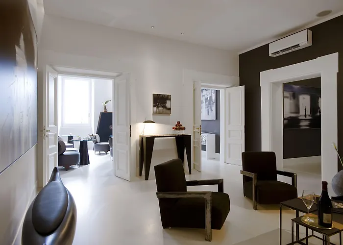 Piazza Di Spagna 9 Rome