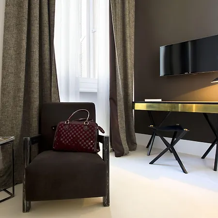 Piazza Di Spagna 9 Bed & Breakfast 4*