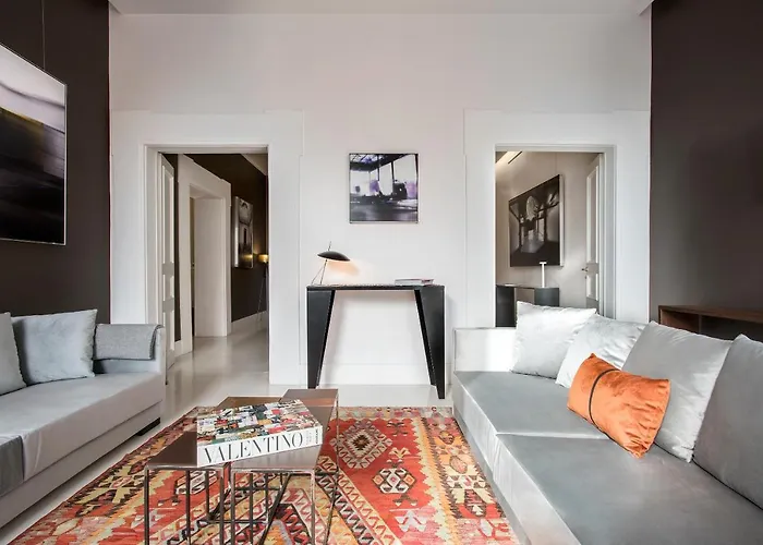 Piazza Di Spagna 9 Рим