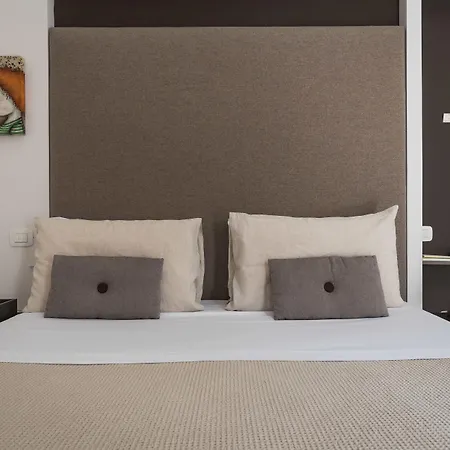 Piazza Di Spagna 9 4* Rom